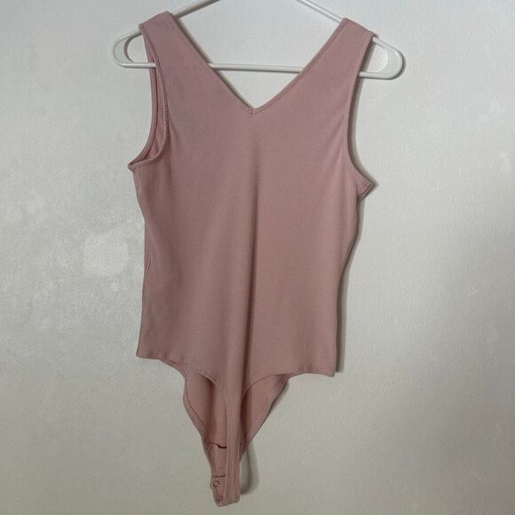 Tommy Jeans Pink Ribbed Bodysuit Women’s Size M Logo Tank One Piece - Picture 3 of 7